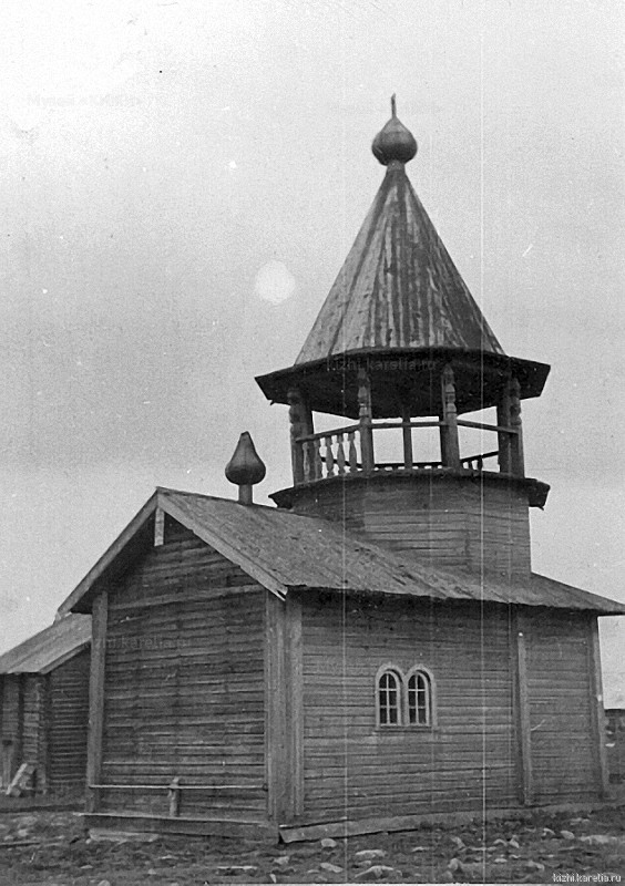 Часовня в д.Вороний Остров. 09.06.1944.