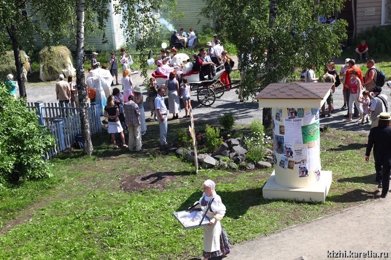 Но как интересно  хотя бы чуть-чуть побродить по старому городу, в прошлом застывшем навечно!